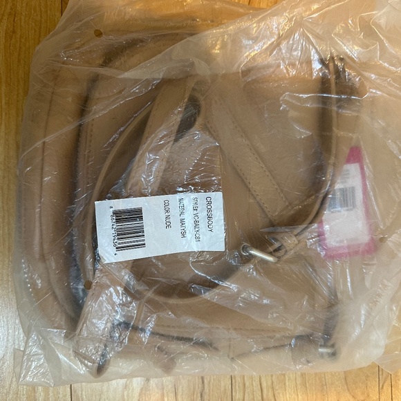 Vince Camuto Crossbody Handbag - Brand new with tags! - Picture 2 of 8